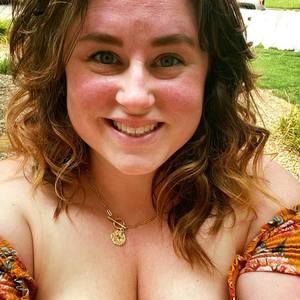 Meet your Posher, Bee